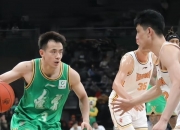 开云下载-广东队主场大胜，稳居联赛榜首位置