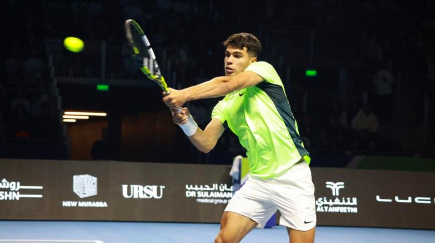 日本网球队碾压英国网球队，阿尔卡拉斯制霸全场的简单介绍