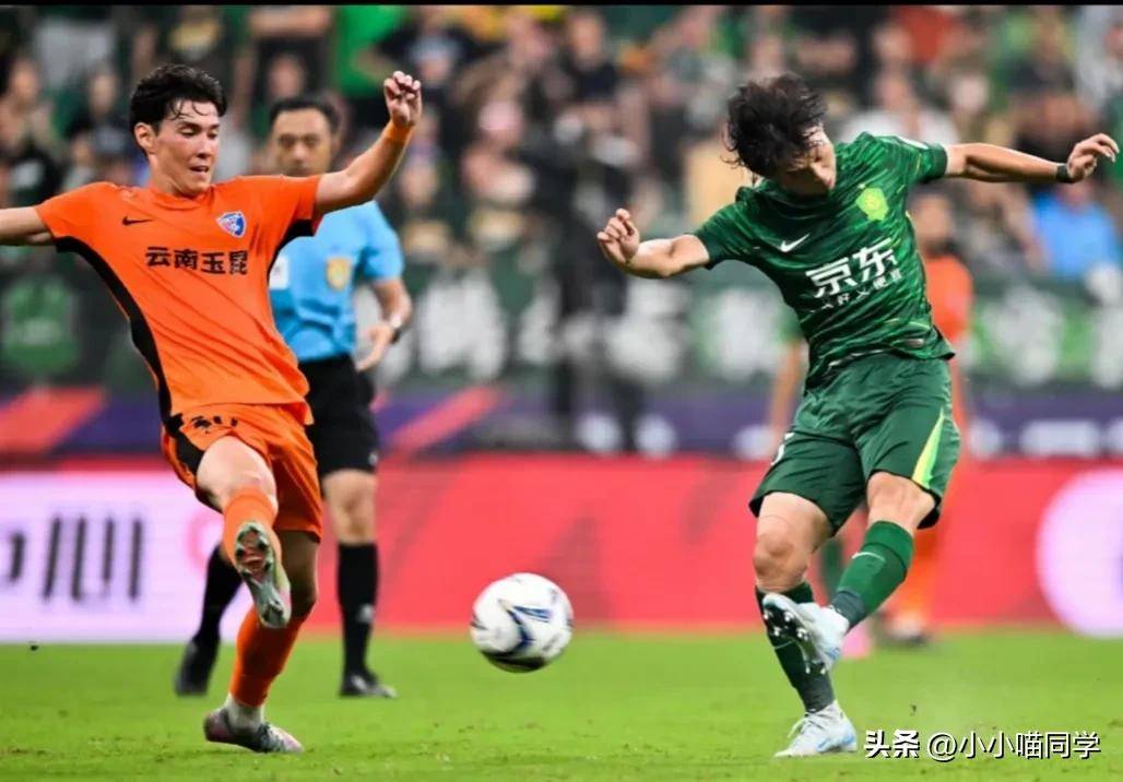 精彩对攻,球队最终战胜对手 精彩对攻,球队最终战胜对手