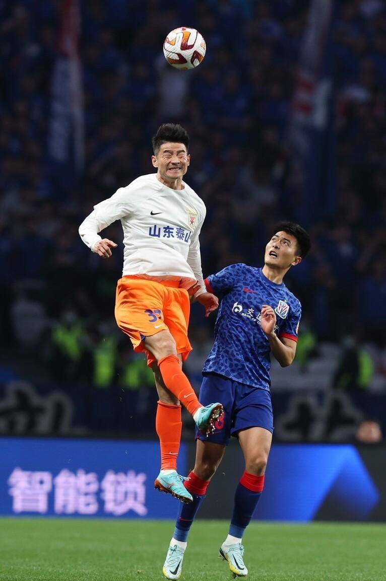 关于鲁能客场战胜申花，取得宝贵胜利的信息