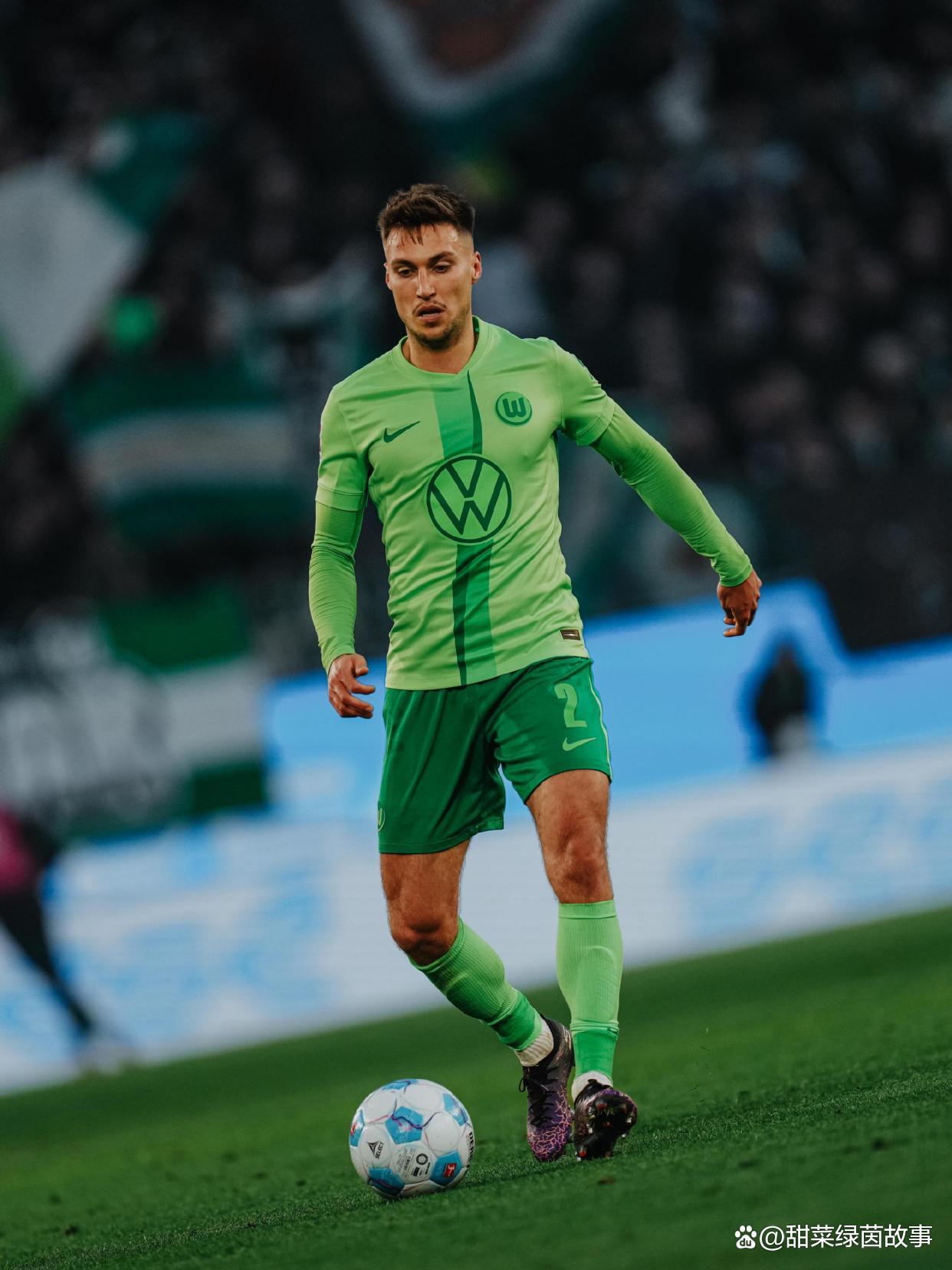 沃尔夫斯堡中场表现出色跻身射手榜前列的简单介绍