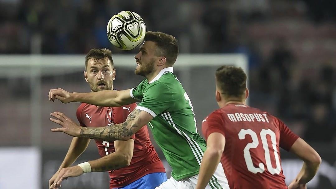 包含捷克客场对抗爱尔兰，决定晋级权利的词条