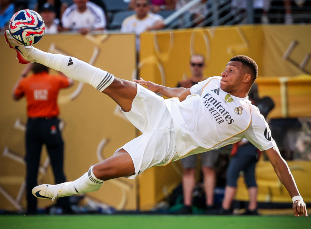 关于巴黎圣日耳曼轻取胜绩，豪取丰收的信息