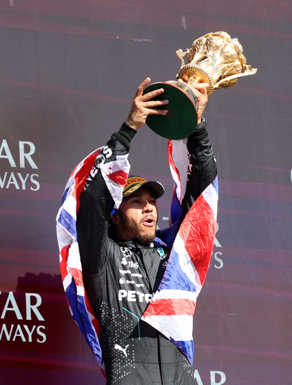 包含阿斯顿马丁轻取索伯车队,汉密尔顿点燃赛场的词条 包含阿斯顿马丁轻取索伯车队,汉密尔顿点燃赛场的词条