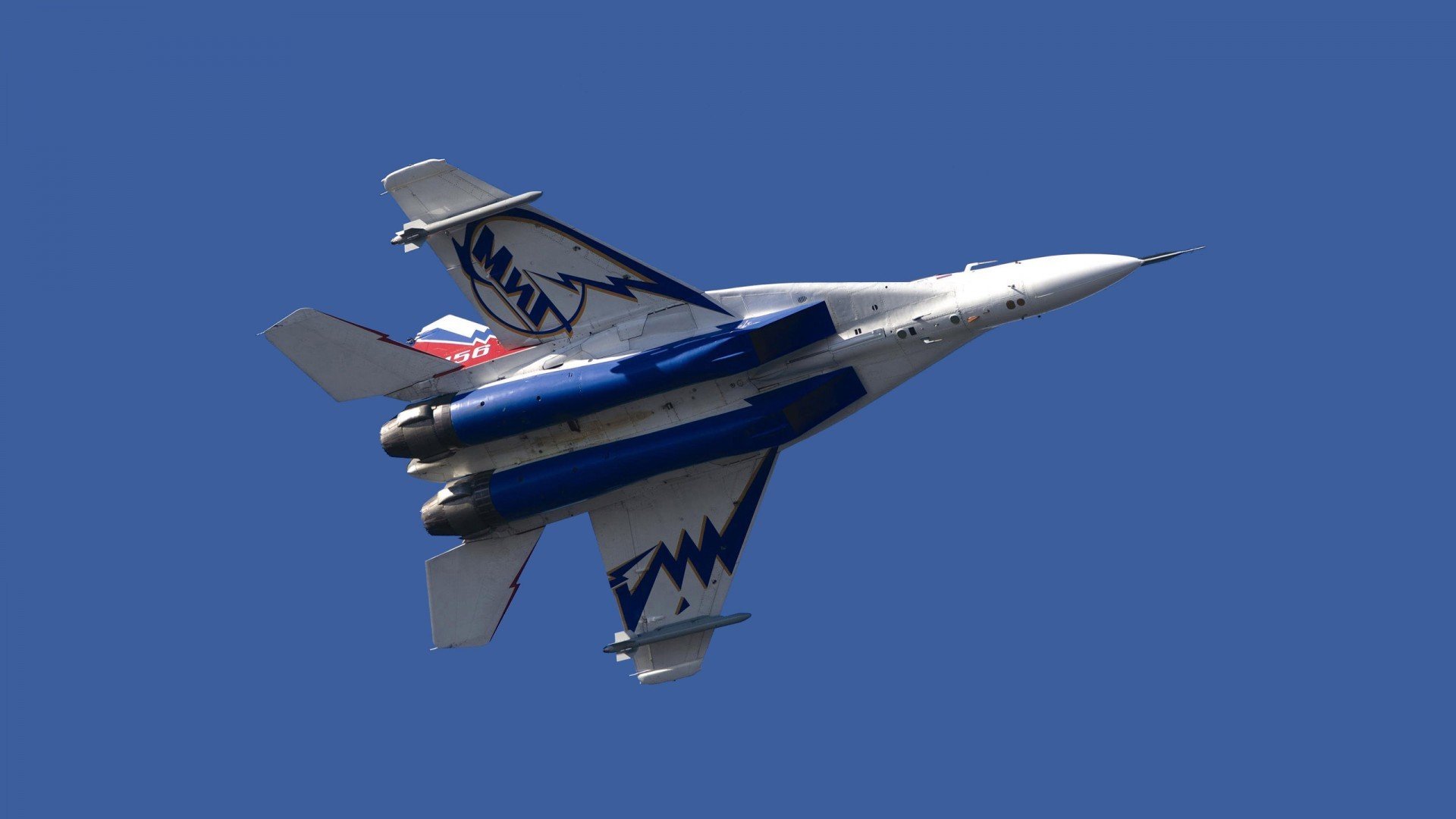 双重舞台，范戴克统治之夜与波兰的战术铁幕