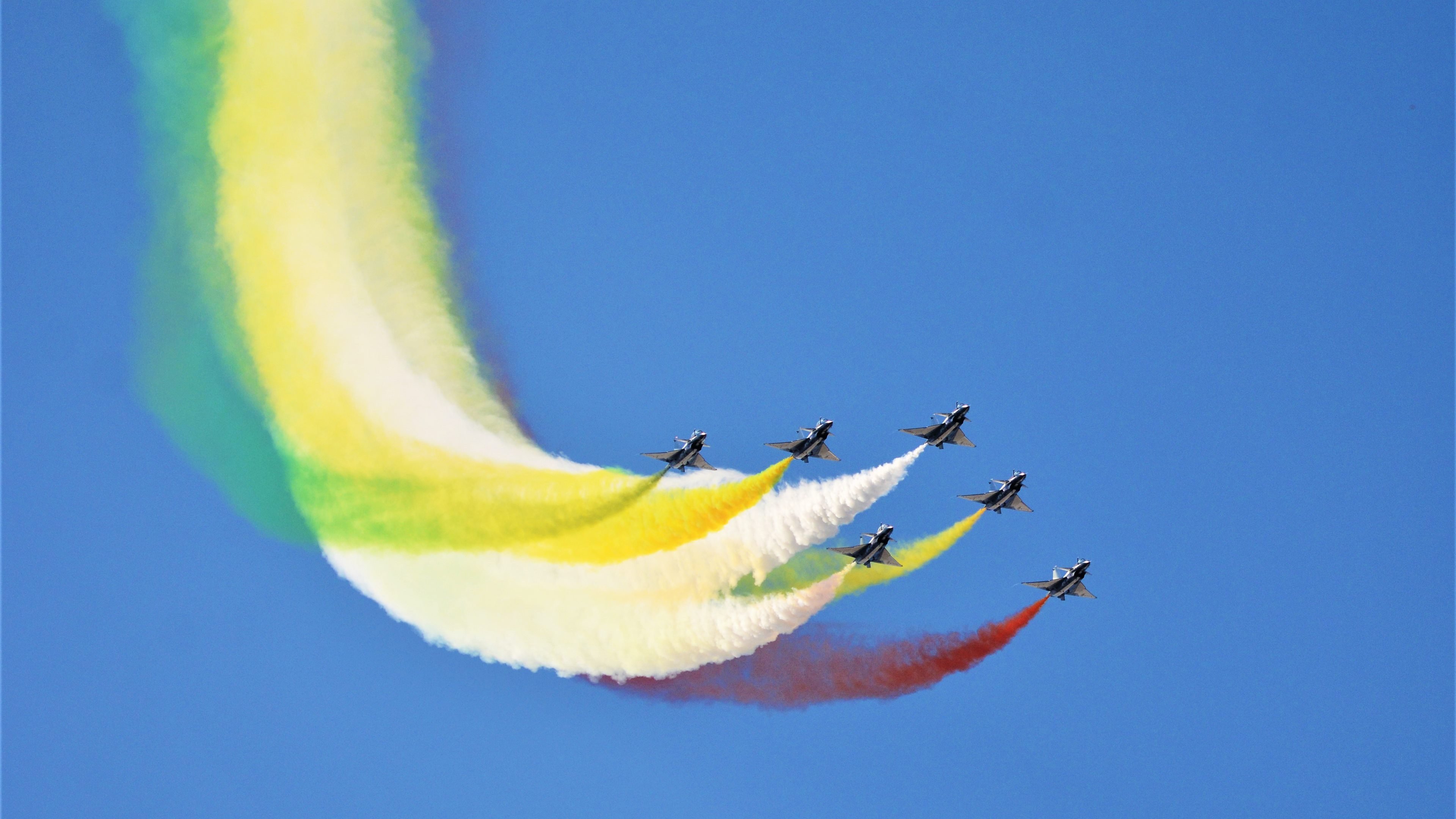 西甲德比夜，爱德华兹的独舞与刀锋